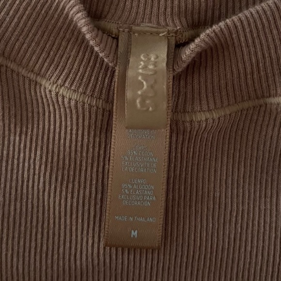 Skims Mock Neck Ribbed Tank - Picture 4 of 6